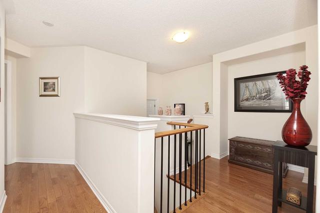 7314 Saint Barbara Blvd, House detached with 4 bedrooms, 3 bathrooms and 6 parking in Mississauga ON | Image 19