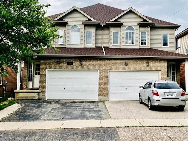 224 Buttercup Court, House semidetached with 4 bedrooms, 3 bathrooms and 3 parking in Waterloo ON | Image 2