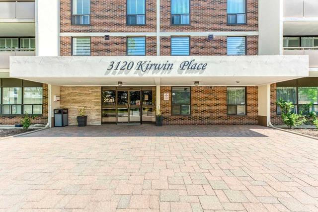 1108 - 3120 Kirwin Ave, Condo with 3 bedrooms, 2 bathrooms and 1 parking in Mississauga ON | Image 12