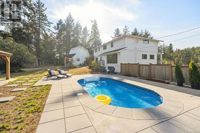 4821 Elk Rd, House detached with 7 bedrooms, 6 bathrooms and 10 parking in Saanich BC | Image 37