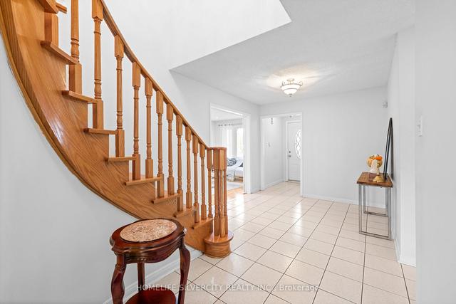 113 Hullrick Dr, House detached with 4 bedrooms, 4 bathrooms and 4 parking in Toronto ON | Image 15