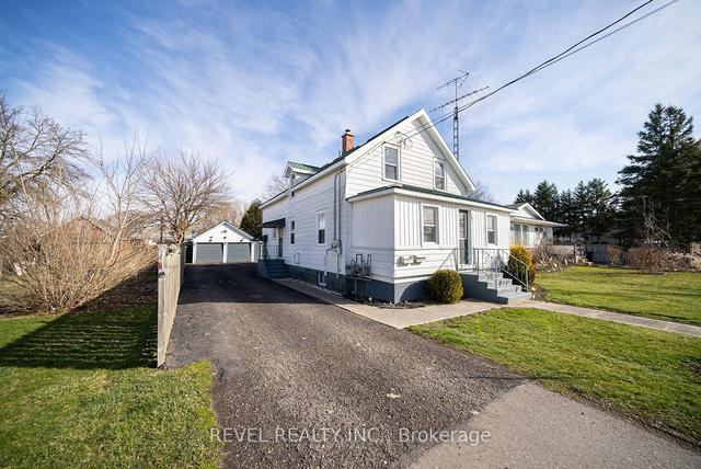 197 Ann St, House detached with 5 bedrooms, 3 bathrooms and 6 parking in Norfolk County ON | Image 1