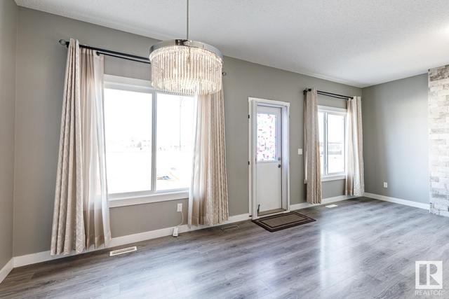 2444 17 Av Nw, House semidetached with 4 bedrooms, 3 bathrooms and null parking in Edmonton AB | Image 13