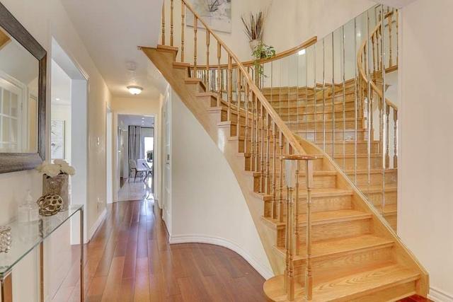 74 William Honey Cres, House detached with 4 bedrooms, 5 bathrooms and 6 parking in Markham ON | Image 6