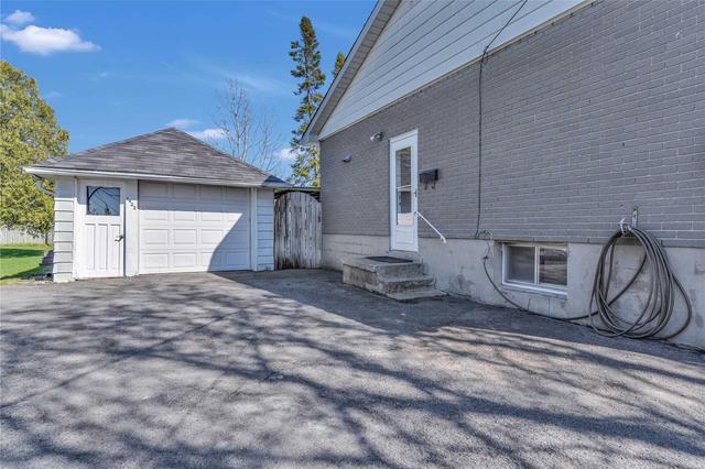 1422 Audrey St, House detached with 2 bedrooms, 2 bathrooms and 6 parking in Kingston ON | Image 25