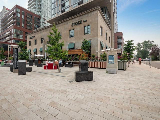 3003 - 33 Helendale Ave, Condo with 3 bedrooms, 3 bathrooms and 1 parking in Toronto ON | Image 6