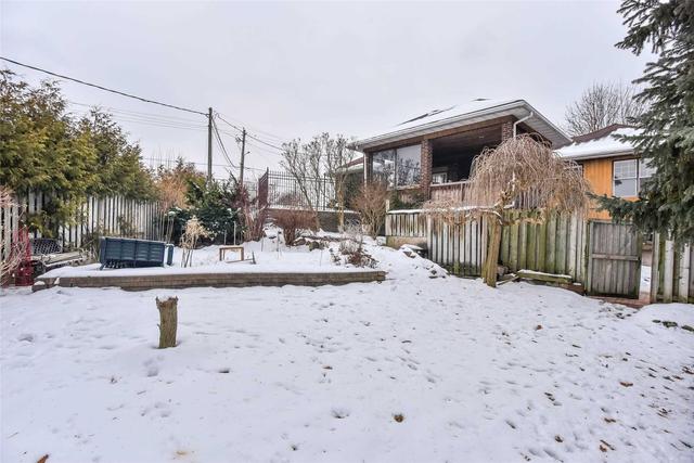 208 Eramosa Rd, House detached with 3 bedrooms, 3 bathrooms and 10 parking in Guelph ON | Image 6