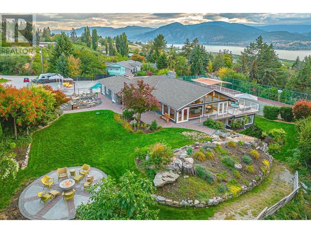 3029 Spruce Drive, House detached with 3 bedrooms, 3 bathrooms and null parking in Okanagan Similkameen E BC | Image 1