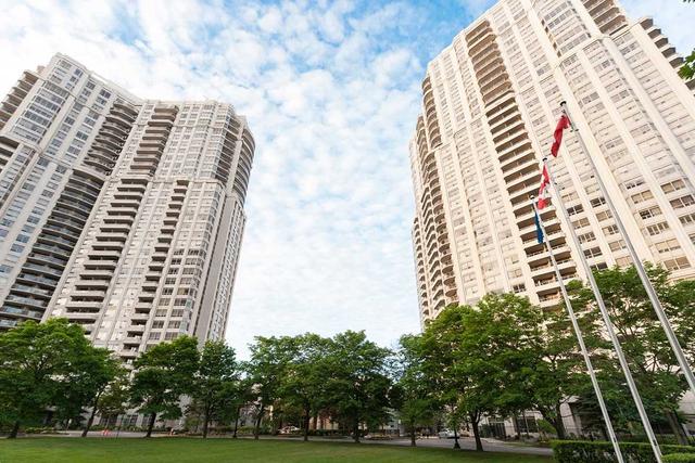 2127 - 25 Kingsbridge Garden Circ, Condo with 1 bedrooms, 1 bathrooms and 1 parking in Mississauga ON | Image 3