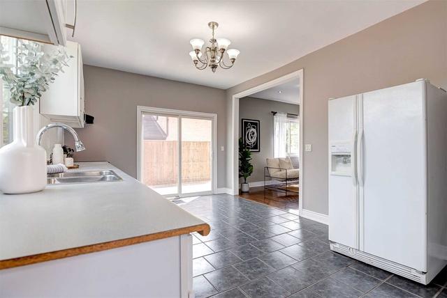 42 Birch St, House detached with 4 bedrooms, 2 bathrooms and 3 parking in Cambridge ON | Image 6