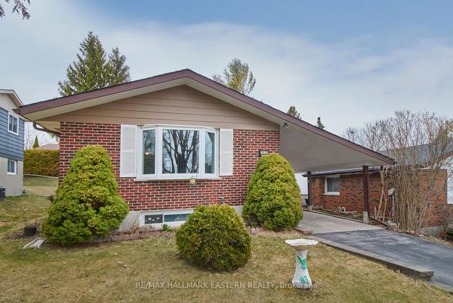 1632 Cherryhill Rd, House detached with 3 bedrooms, 2 bathrooms and 4 parking in Peterborough ON | Image 12
