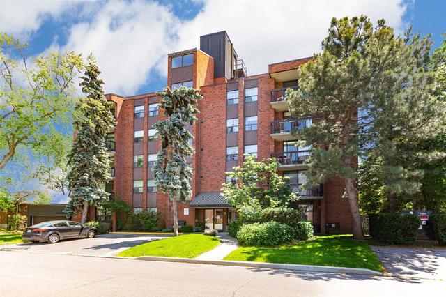 404 - 1 Innismore Cres, Condo with 2 bedrooms, 2 bathrooms and 1 parking in Toronto ON | Image 9