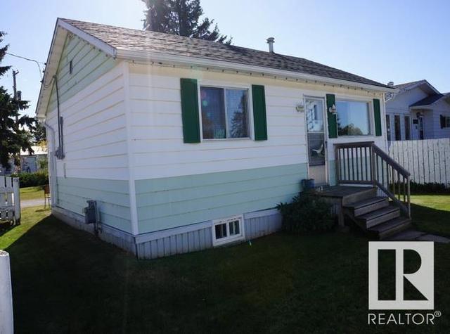 5003 50 Av, House detached with 2 bedrooms, 1 bathrooms and null parking in Thorhild County AB | Image 32