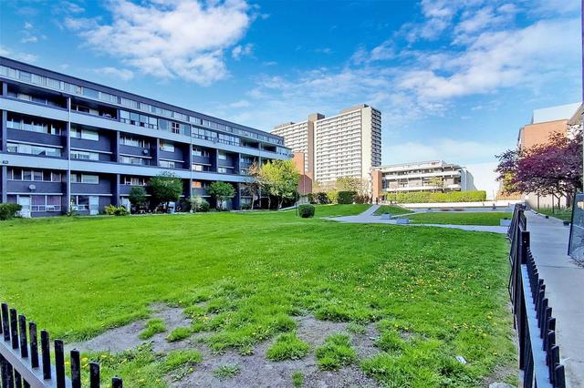 301 - 10 Sunny Glen Way, Condo with 2 bedrooms, 1 bathrooms and 1 parking in Toronto ON | Image 22