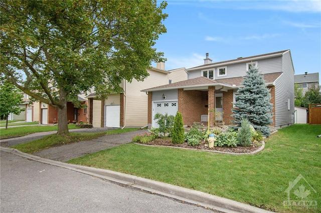 9 Tammela Court, House detached with 3 bedrooms, 3 bathrooms and 2 parking in Ottawa ON | Image 2