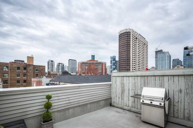 th16 - 6 Wellesley Pl, House attached with 2 bedrooms, 2 bathrooms and 1 parking in Toronto ON | Image 8