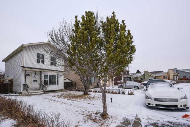 80 Martindale Close Ne, House detached with 5 bedrooms, 2 bathrooms and 2 parking in Calgary AB | Image 1