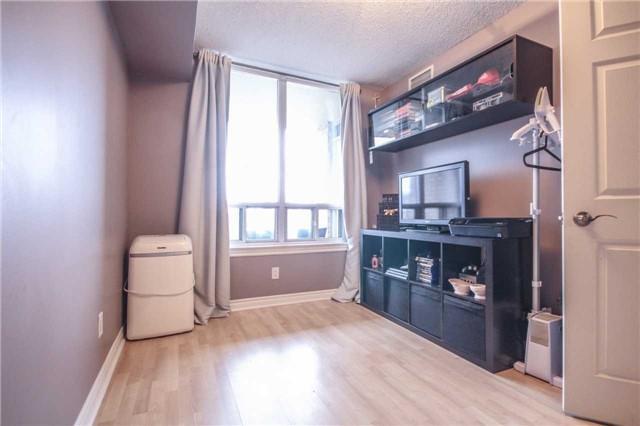 215 - 1730 Eglinton Ave E, Condo with 2 bedrooms, 2 bathrooms and 1 parking in Toronto ON | Image 18