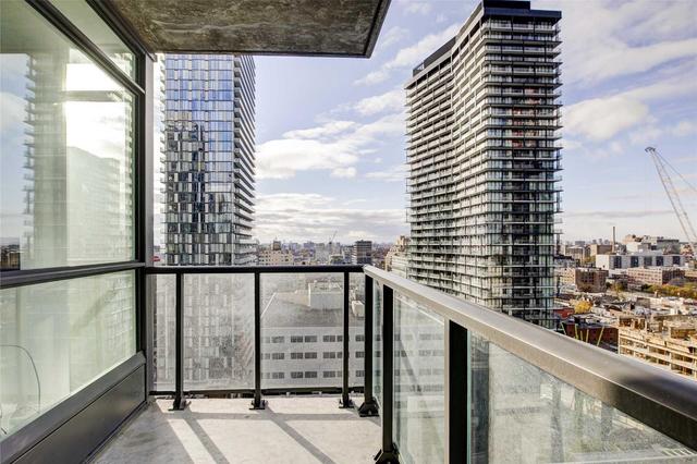 1704 - 290 Adelaide St W, Condo with 2 bedrooms, 1 bathrooms and 1 parking in Toronto ON | Image 11
