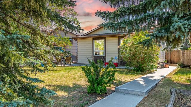 188 Erin Croft Crescent Se, House detached with 2 bedrooms, 1 bathrooms and 2 parking in Calgary AB | Image 1