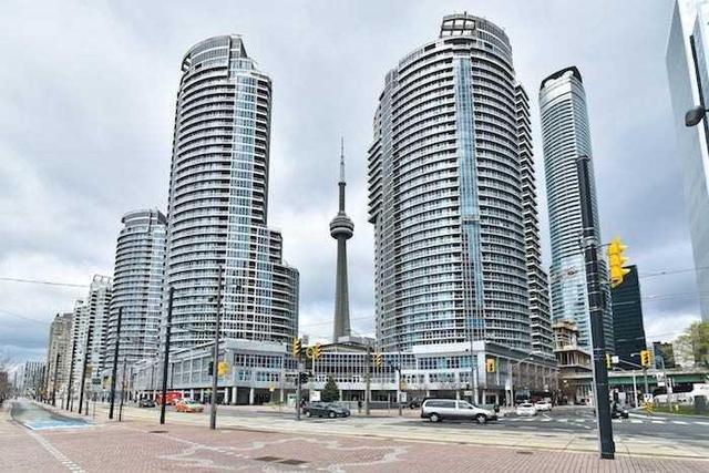 3603 - 8 York St, Condo with 1 bedrooms, 2 bathrooms and null parking in Toronto ON | Image 1