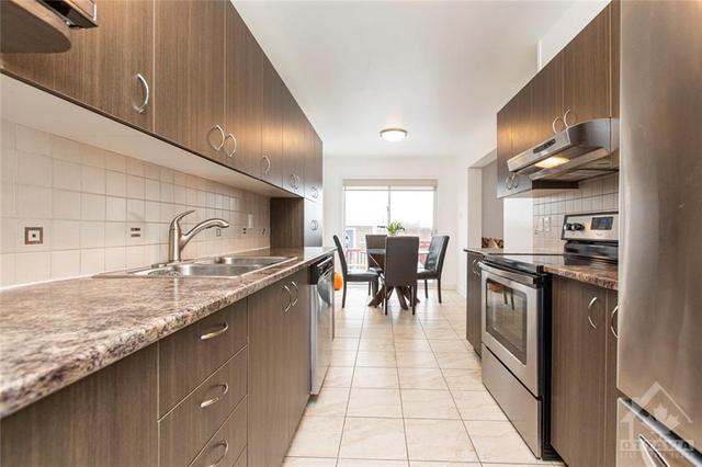 652 Petrichor Crescent, Townhouse with 3 bedrooms, 4 bathrooms and 3 parking in Ottawa ON | Image 8
