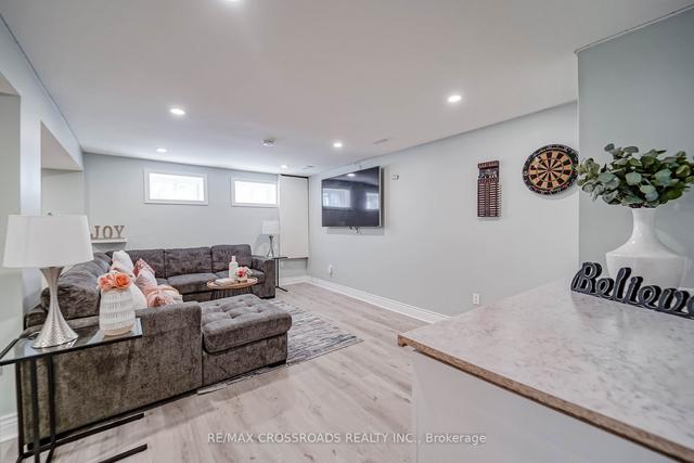 37 Bournville Dr, House detached with 3 bedrooms, 2 bathrooms and 2 parking in Toronto ON | Image 24