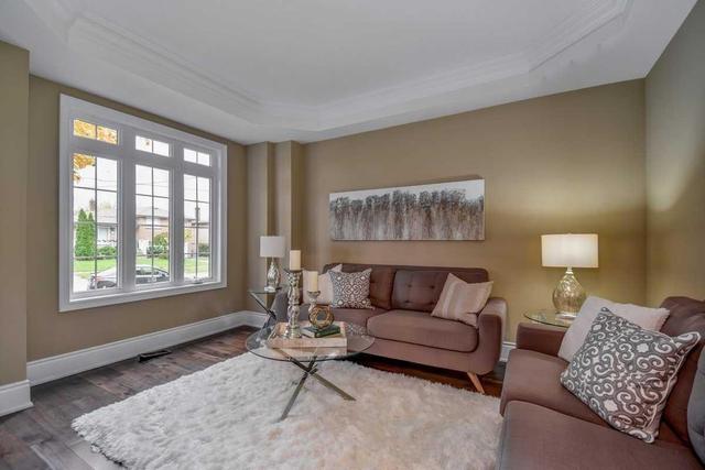 1480 Applewood Rd, House detached with 4 bedrooms, 5 bathrooms and 4 parking in Mississauga ON | Image 3