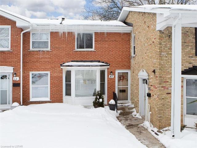 47 Arbour Glen Crescent E, House attached with 3 bedrooms, 1 bathrooms and 1 parking in London ON | Image 1