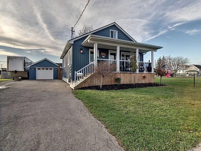 304 Clarke St, House detached with 1 bedrooms, 1 bathrooms and 15 parking in Port Colborne ON | Image 1