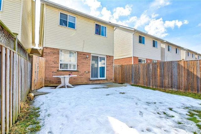 8 Mountain Laurel Crescent, House semidetached with 3 bedrooms, 2 bathrooms and 2 parking in Kitchener ON | Image 28