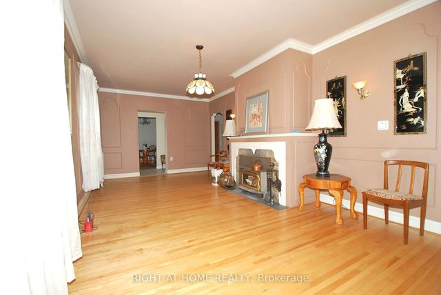 1089 Pharmacy Ave, House detached with 3 bedrooms, 3 bathrooms and 6 parking in Toronto ON | Image 32