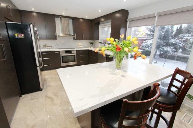 7 Myron St, House detached with 3 bedrooms, 3 bathrooms and 6 parking in Whitchurch Stouffville ON | Image 12
