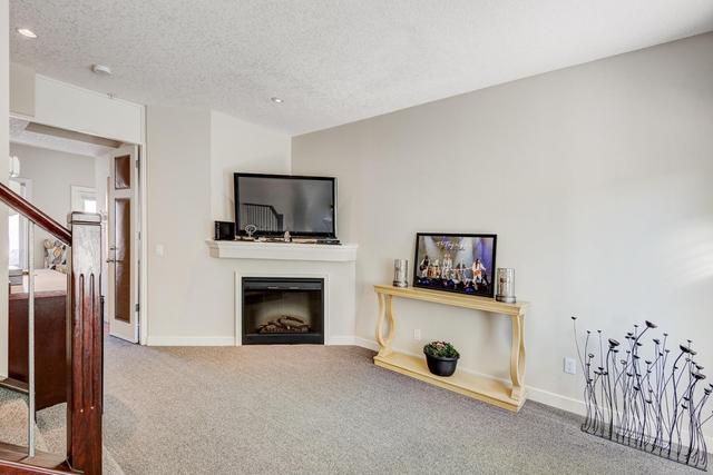 1305 7 Street Sw, Home with 2 bedrooms, 2 bathrooms and 2 parking in Calgary AB | Image 6