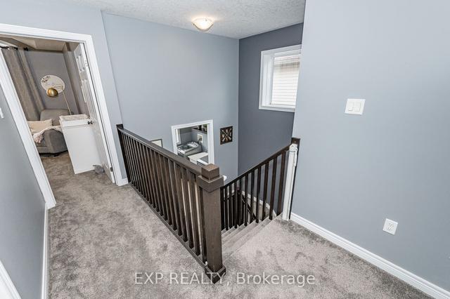 25 Oakes Cres, House semidetached with 3 bedrooms, 3 bathrooms and 3 parking in Guelph ON | Image 14
