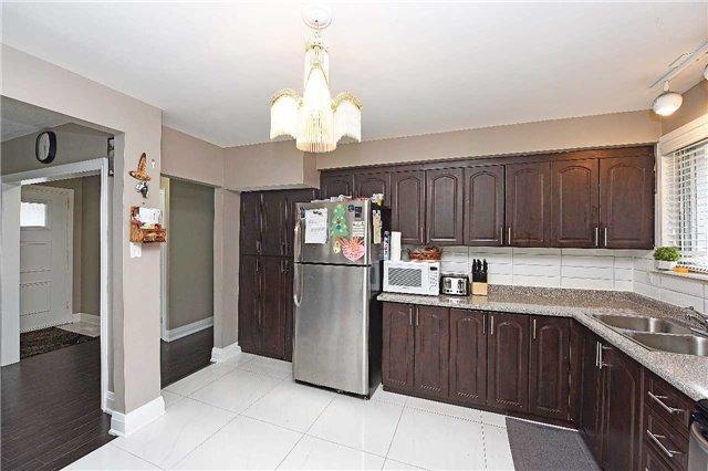 78 Dorset Dr, House detached with 3 bedrooms, 2 bathrooms and 5 parking in Brampton ON | Image 5