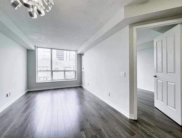 705 - 152 St Patrick St, Condo with 1 bedrooms, 1 bathrooms and 1 parking in Toronto ON | Image 4