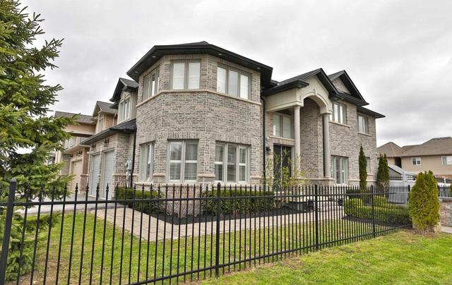 171 Davinci Blvd, House detached with 4 bedrooms, 3 bathrooms and 5 parking in Hamilton ON | Image 12