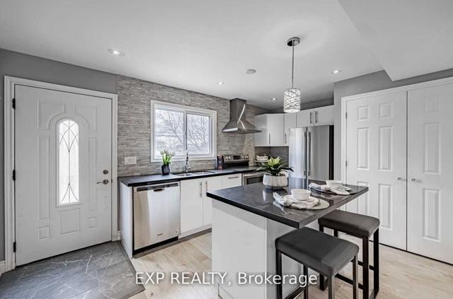 29 Bernice Cres, House detached with 4 bedrooms, 3 bathrooms and 3 parking in Toronto ON | Image 30