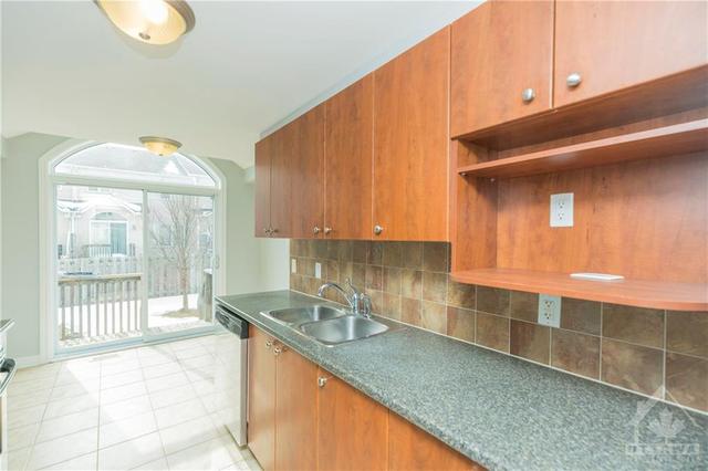 279 Montmorency Way, Townhouse with 3 bedrooms, 3 bathrooms and 3 parking in Ottawa ON | Image 8