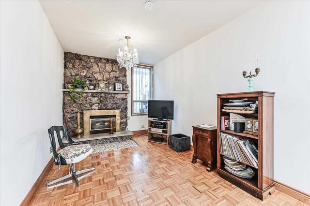 14 Rowntree Ave, House detached with 3 bedrooms, 2 bathrooms and 6 parking in Toronto ON | Image 6