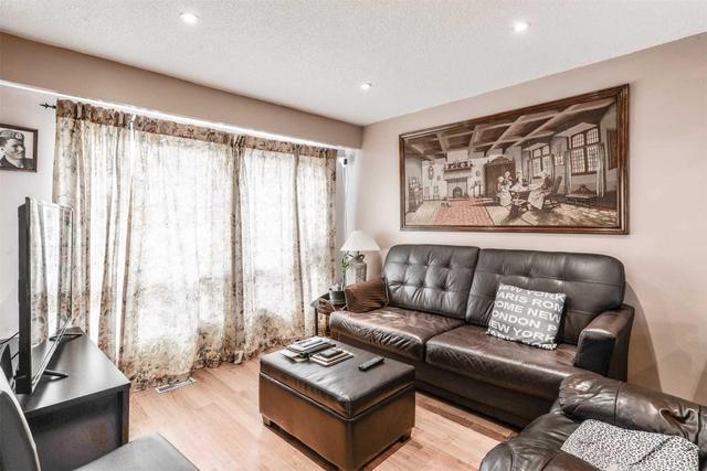 30 - 830 Stainton Dr, Townhouse with 3 bedrooms, 2 bathrooms and 1 parking in Mississauga ON | Image 5