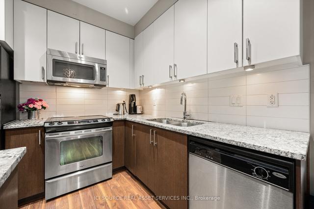 106 - 55 Eighth Ave, Condo with 2 bedrooms, 1 bathrooms and 2 parking in New Westminster BC | Image 3