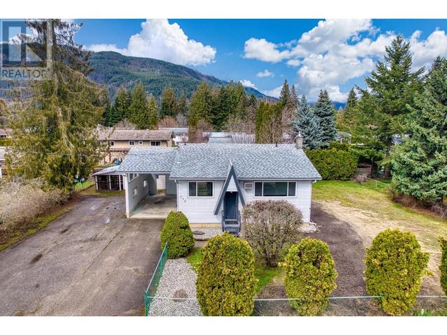 710 Conn Street, House detached with 3 bedrooms, 2 bathrooms and null parking in Sicamous BC | Image 21
