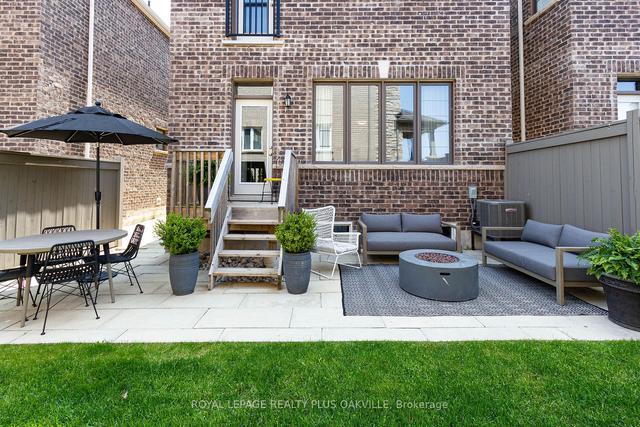 3167 Riverpath, Townhouse with 3 bedrooms, 3 bathrooms and 4 parking in Oakville ON | Image 30