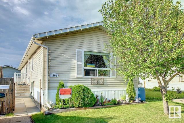 1904 Jubilee Rd, Home with 3 bedrooms, 2 bathrooms and null parking in Edmonton AB | Card Image