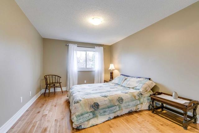 2718 Romark Mews, House detached with 3 bedrooms, 2 bathrooms and 2 parking in Mississauga ON | Image 11