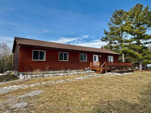 1057 Base Line Rd, House detached with 3 bedrooms, 2 bathrooms and 13 parking in Kawartha Lakes ON | Image 1