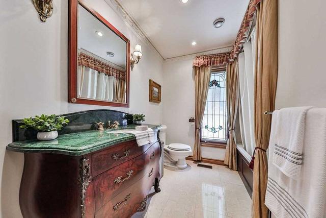 2546 Mindemoya Rd, House detached with 4 bedrooms, 5 bathrooms and 23 parking in Mississauga ON | Image 6