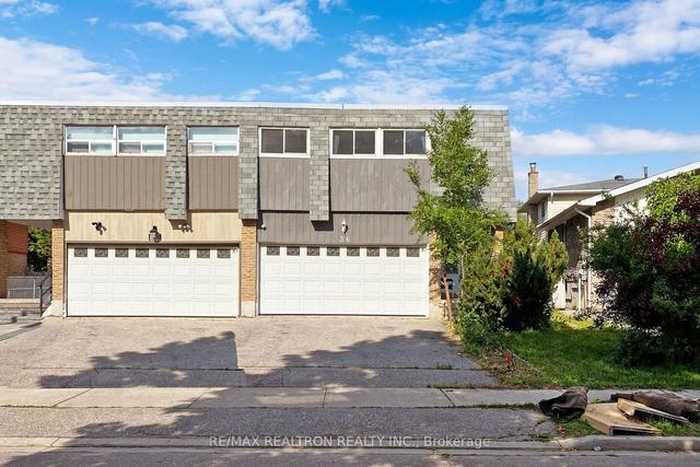 36 Revlis Cres W, House semidetached with 4 bedrooms, 3 bathrooms and 4 parking in Toronto ON | Image 1